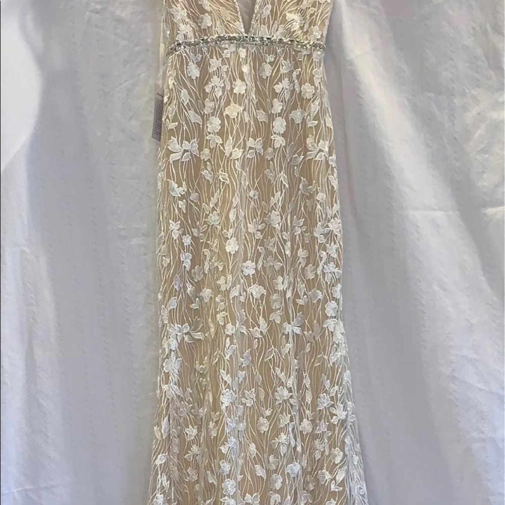 Simply Bridal Wedding dress/gown - Picture 2 of 3